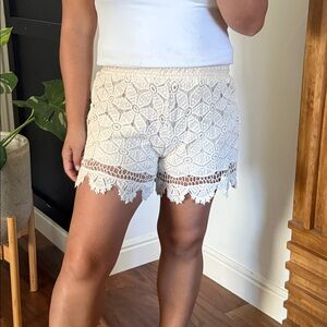 Loveriche Crochet Lace Pull on High rise Short.‎ Size M